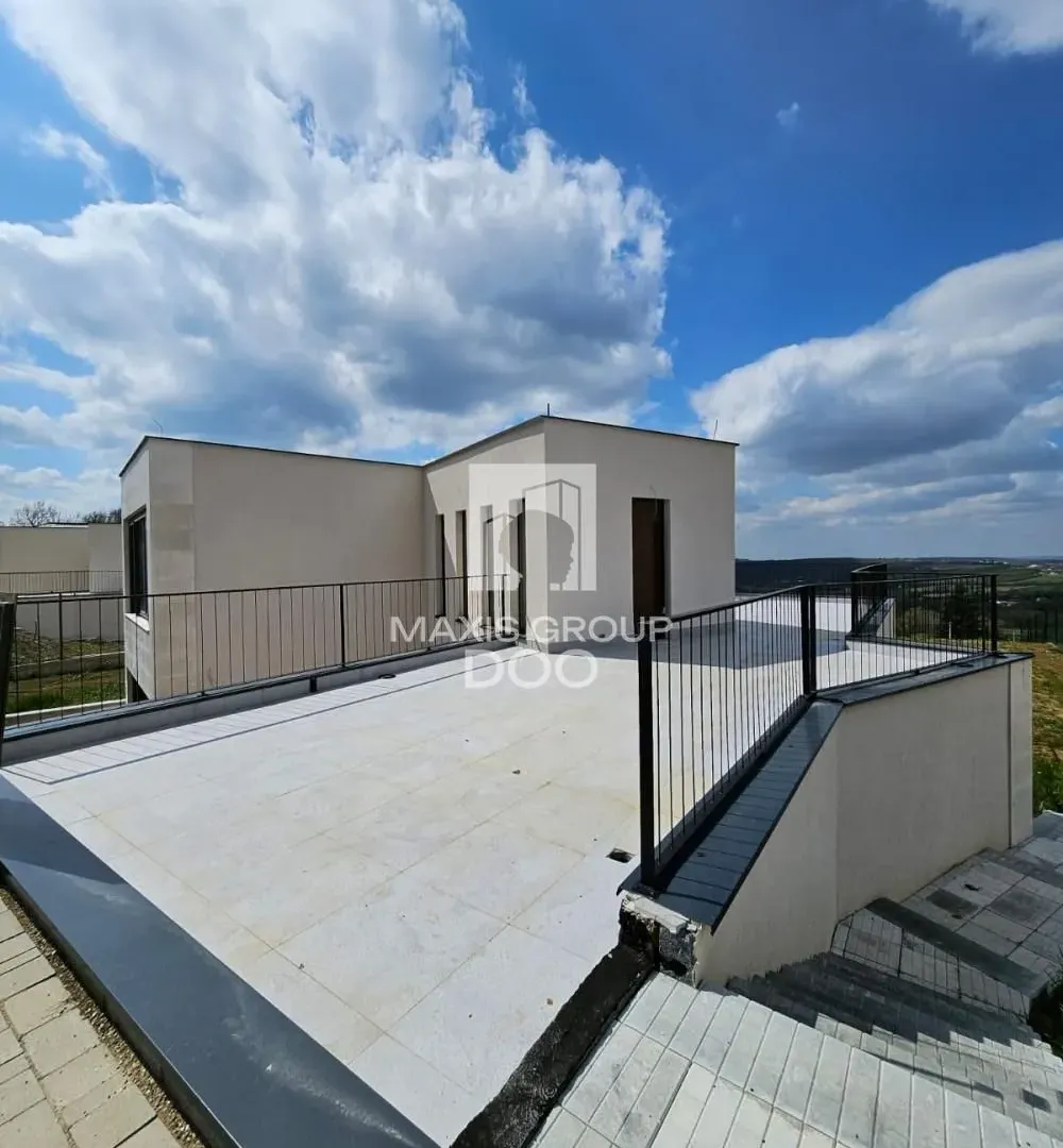 Prodaja, kuća, 272m², Kosmaj, Sopot