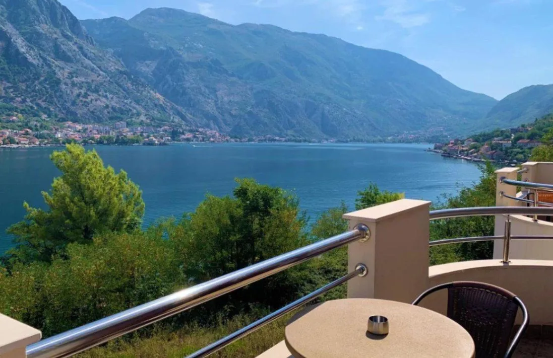 Prodaja, ugostiteljski objekat, 363m², Prčanj, Kotor