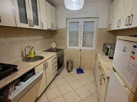 Izdavanje, dvosoban stan, 98m², Centar, Bar - image 5