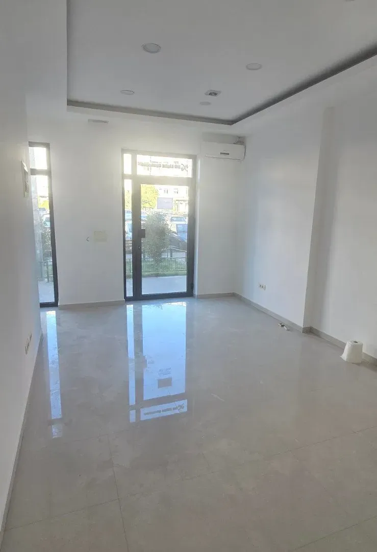 Rent, office space, 30m², Stari Aerodrom, Podgorica