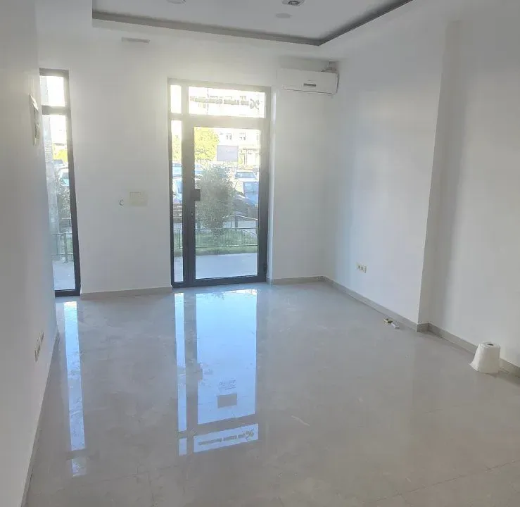 Rent, office space, 30m², Stari Aerodrom, Podgorica
