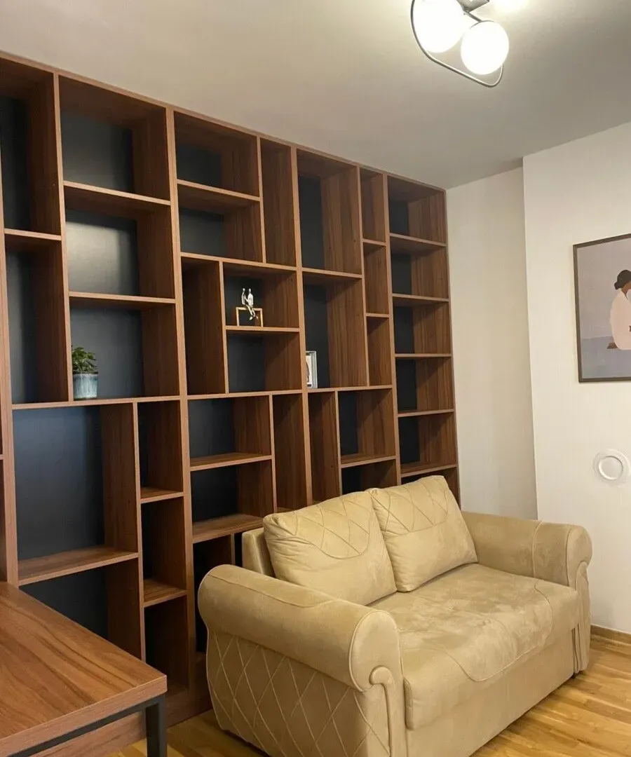 Izdavanje, dvosoban stan, 87m², Malo Brdo, Podgorica
