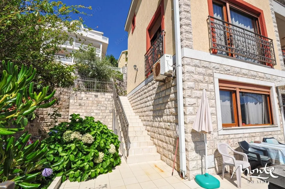 Prodaja, kuća, 227m², Zelenika, Herceg Novi