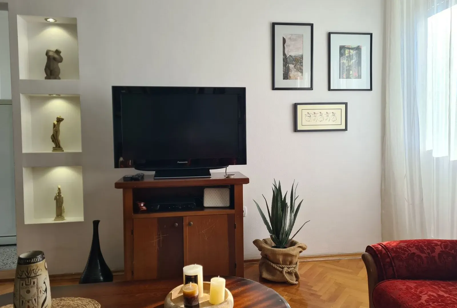 Izdavanje, dvosoban stan, 65m², Stara Varoš, Podgorica