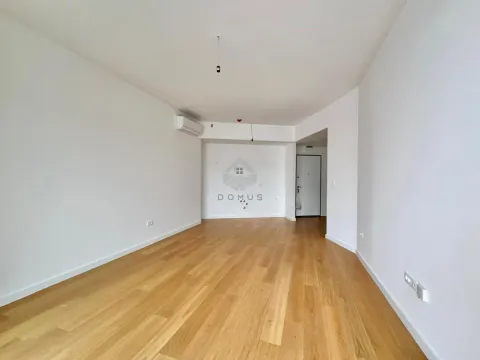 Sale, one bedroom apartment, 59m², Bečići, Budva - image 2