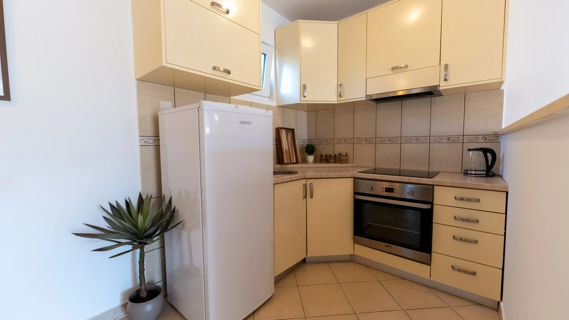 Prodaja, dvosoban stan, 68m², Pržno, Budva