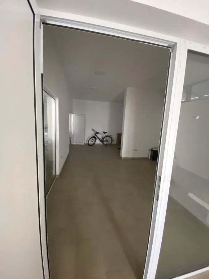 Rent, office space, 180m², Vašarište, Jagodina