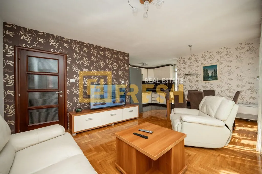 Izdavanje, trosoban stan, 80m², City Kvart, Podgorica