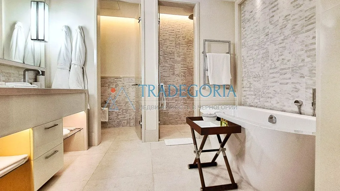 Prodaja, jednosoban stan, 87m², Tivat, Crna Gora