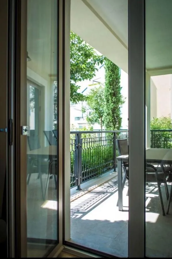 Prodaja, dvosoban stan, 107m², Tivat, Crna Gora
