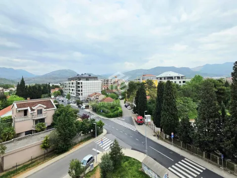 Rent, one bedroom apartment, 47m², City Kej, Podgorica - image 13