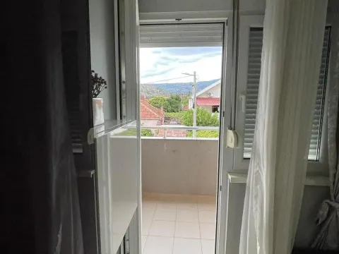 Izdavanje, dvosoban stan, 70m², Zagorič, Podgorica - image 5