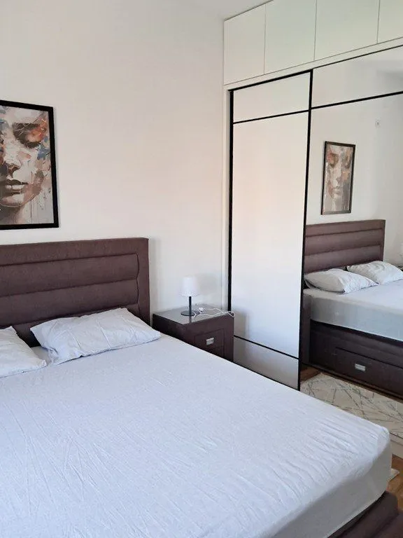 Izdavanje, jednosoban stan, 68m², Centar, Podgorica