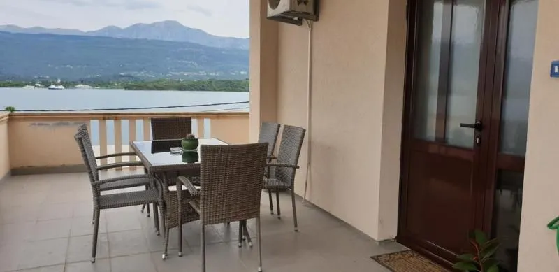 Prodaja, kuća, 511m², Đuraševići, Tivat