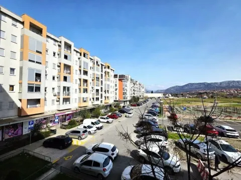 Prodaja, jednosoban stan, 45m², Stari Aerodrom, Podgorica - image 9