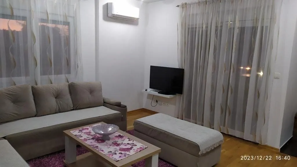 Izdavanje, dvosoban stan, 65m², Ljubović, Podgorica