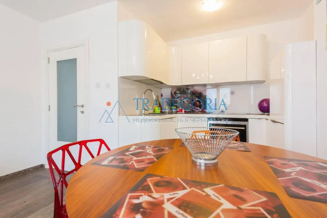 Prodaja, dvosoban stan, 60m², Sveti Stefan, Budva
