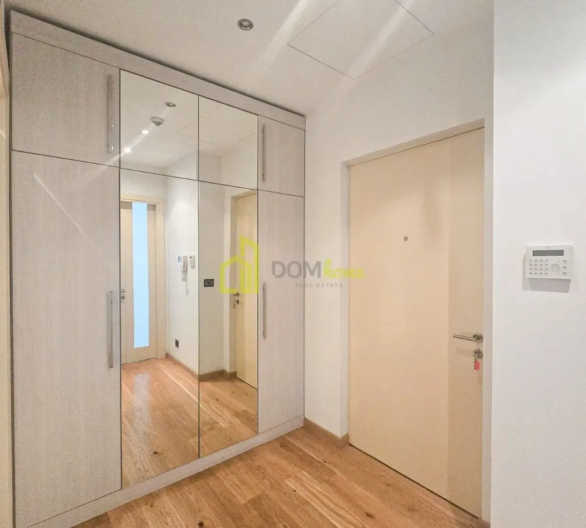 Izdavanje, dvosoban stan, 127m², Kruševac, Podgorica