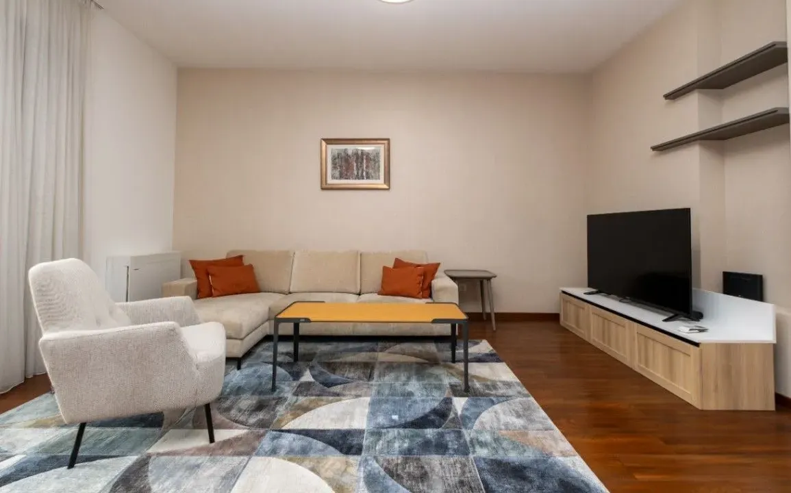 Izdavanje, četvorosoban stan, 127m², Master Kvart, Podgorica