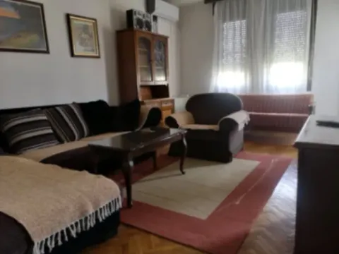 Izdavanje, jednosoban stan, 56m2, Blok 6, Podgorica Izdavanje, jednosoban stan, 56m2, Blok 6, Podgorica