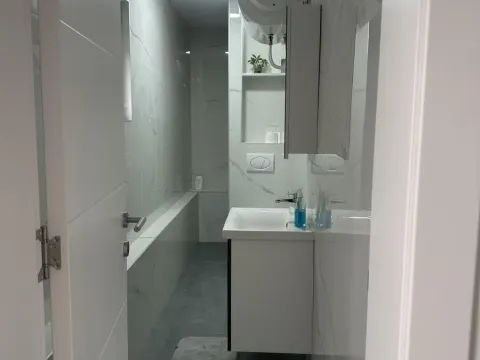 Poslovni prostor in Medijana