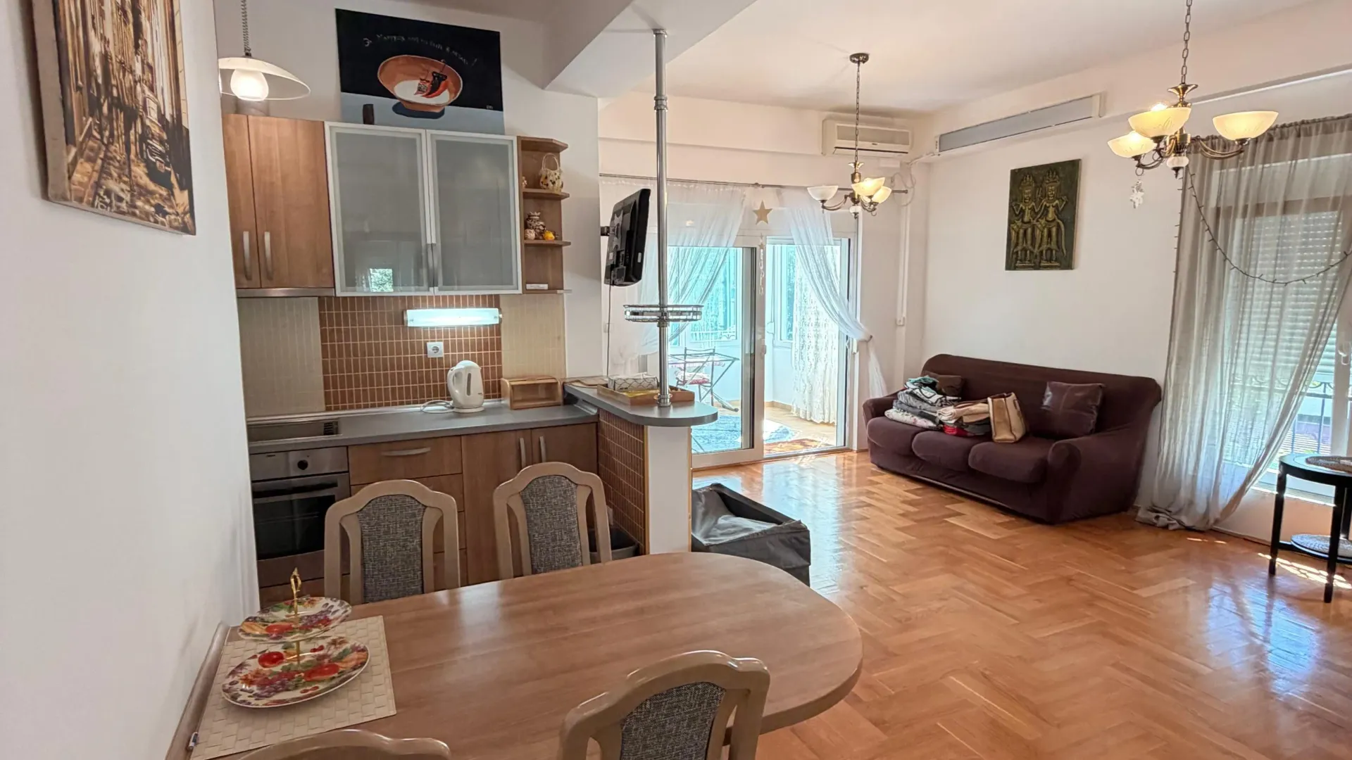 Prodaja, dvosoban stan, 78m², Lazi, Budva