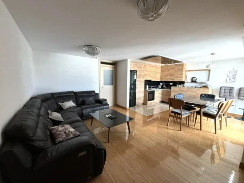 Prodaja, četvorosoban stan, 136m², Zabjelo, Podgorica - image 2