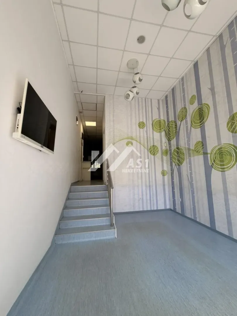 Rent, office space, 150m², Rotkvarija, Novi Sad Sve Podlokacije