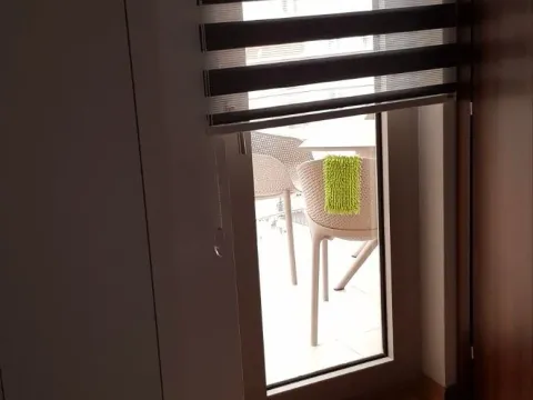 Rent, one bedroom apartment, 40m², Slovenska Plaža, Budva - image 9