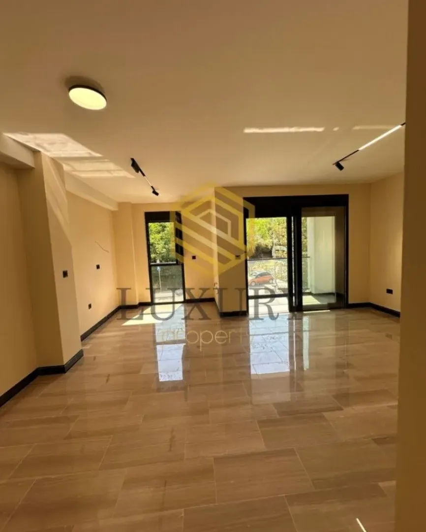 Izdavanje, trosoban stan, 111m², Zagorič, Podgorica