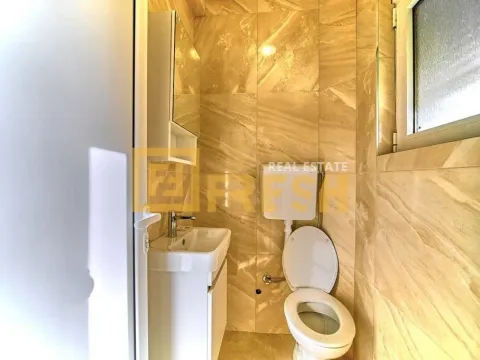 Izdavanje, kuća, 400m², Stari Aerodrom, Podgorica - image 12