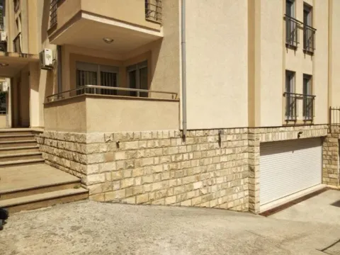 Sale, one bedroom apartment, 44m², Petrovac, Budva - image 2