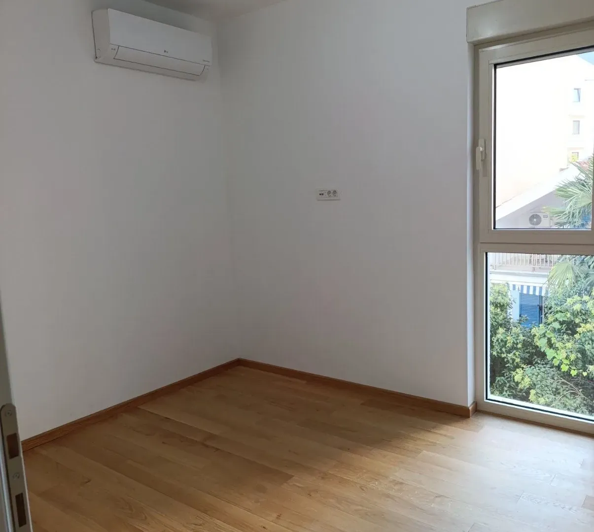 Prodaja, dvosoban stan, 65m², Centar, Budva