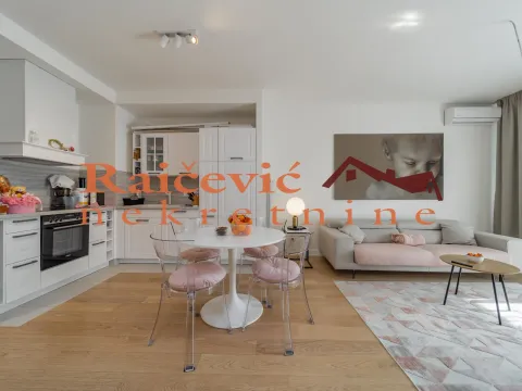 Prodaja, trosoban stan, 74m², Savski Venac, Beograd - image 1