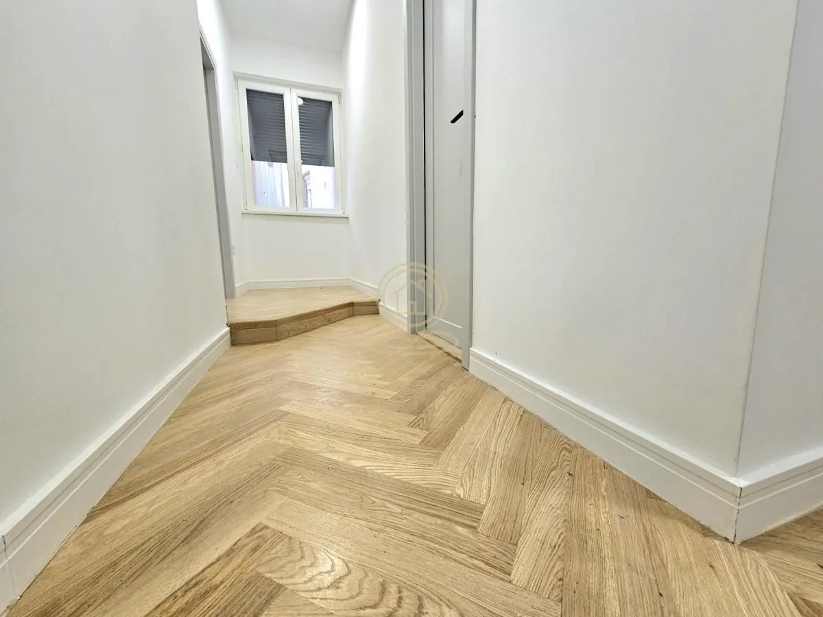 Prodaja, trosoban stan, 75m², Stari grad, Novi Sad