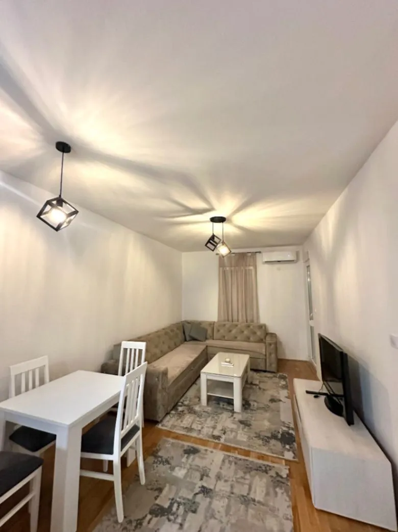 Izdavanje, jednosoban stan, 45m², City Kvart, Podgorica