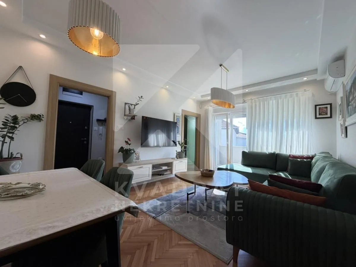 Prodaja, dvosoban stan, 75m², Stara Varoš, Podgorica