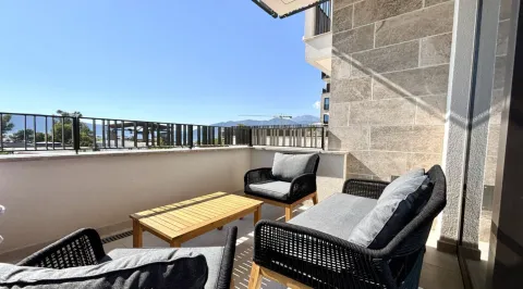 Prodaja, trosoban stan, 110m², Porto Montenegro, Tivat - image 11