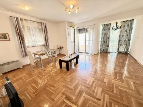 Prodaja, jednosoban stan, 54m², Centar, Budva - image 1