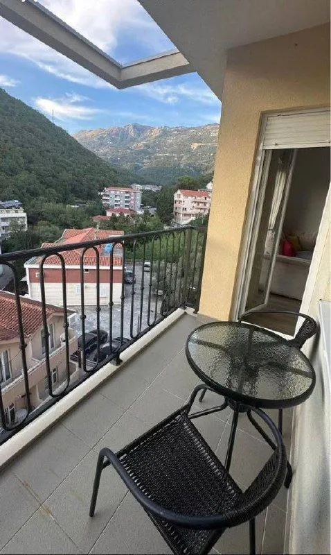 Rent, one bedroom apartment, 52m², Bečići, Budva