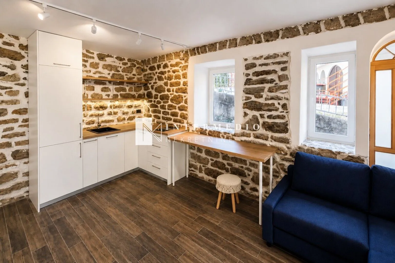 Prodaja, jednosoban stan, 57m², Srbina, Herceg Novi