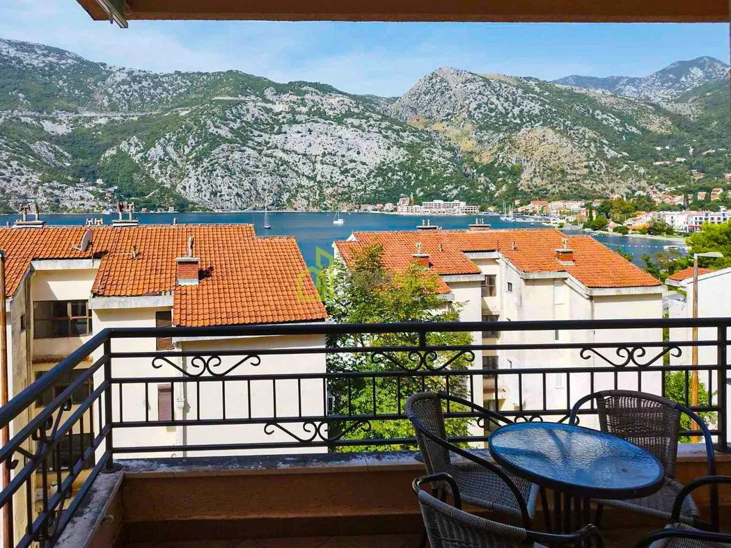 Rent, two bedroom apartment, 72m², Kotor, Crna Gora