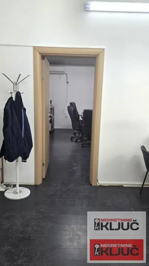 Rent, office space, 450m², Veternik, Novi Sad Sve Podlokacije