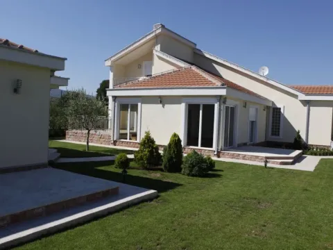 Prodaja, kuća, 250m², Donji Kokoti, Podgorica - image 21