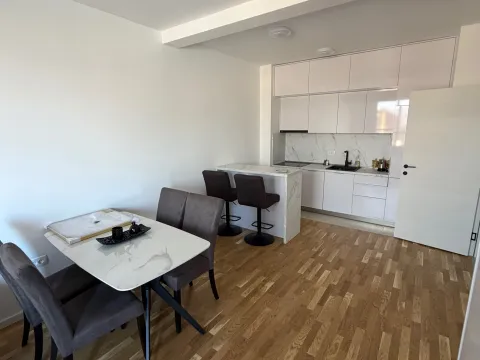 Izdavanje, dvosoban stan, 66m², Stari Aerodrom, Podgorica - image 3