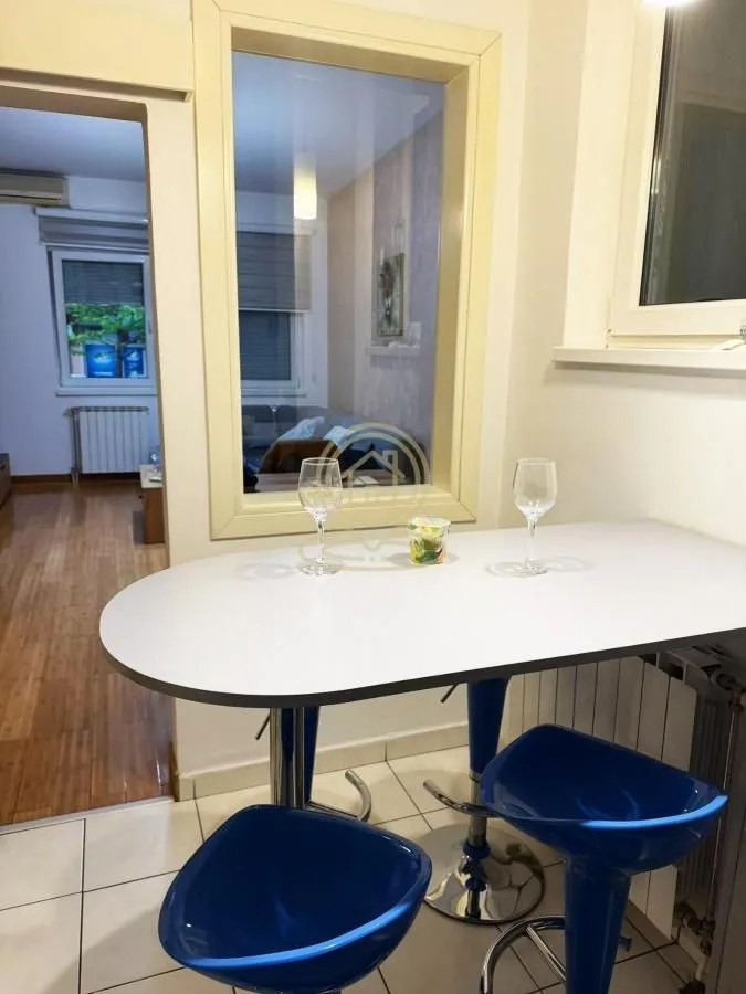 Izdavanje, jednosoban stan, 53m², Nova Detelinara, Novi Sad Sve Podlokacije