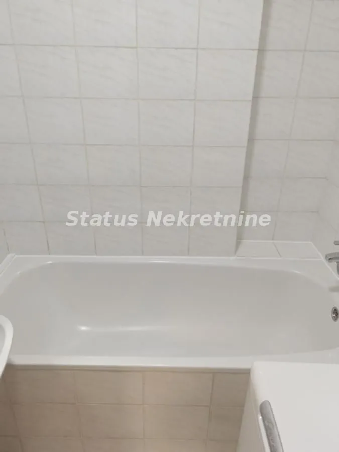 Izdavanje, garsonjera, 33m², Novo naselje, Novi Sad