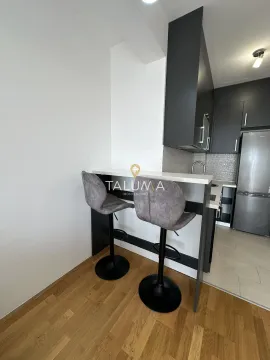 Prodaja, jednosoban stan, 35m², Stari Aerodrom, Podgorica - image 4