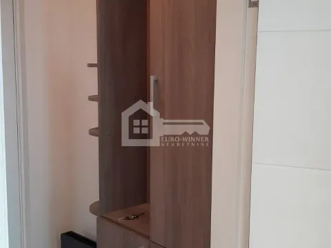 Rent, one bedroom apartment, 32m², Neimar, Vračar Sve Podlokacije - image 2
