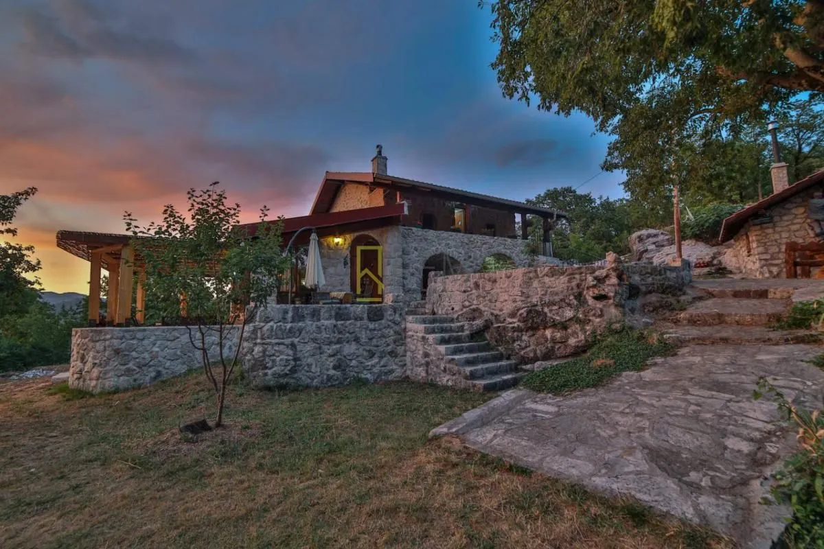 Prodaja, kuća, 178m², Rijeka Crnojevića, Cetinje